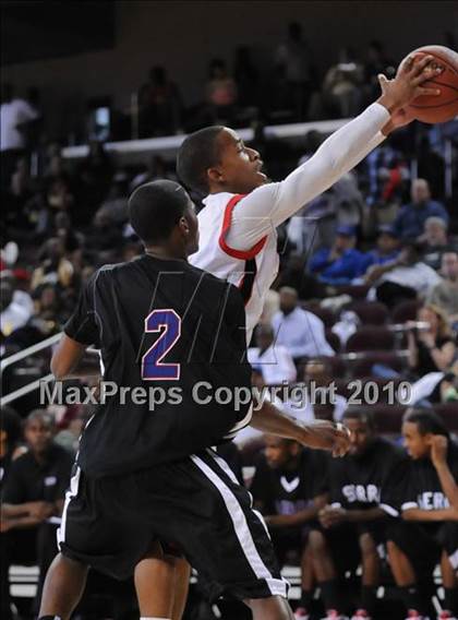 Thumbnail 2 in Centennial vs. Serra (CIF SoCal D3 Final) photogallery.