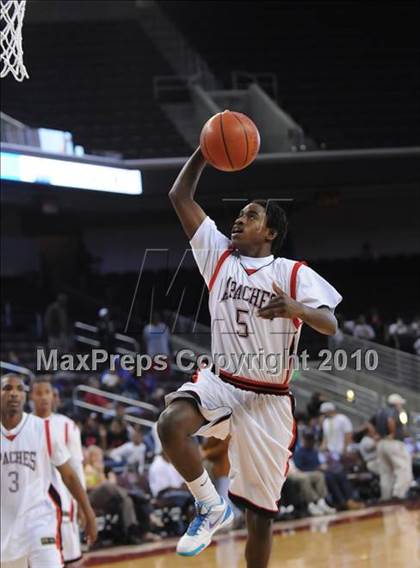 Thumbnail 1 in Centennial vs. Serra (CIF SoCal D3 Final) photogallery.