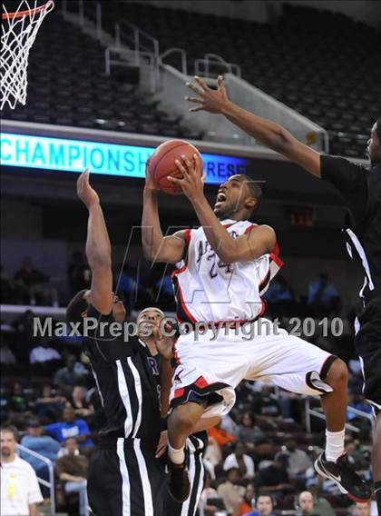 Thumbnail 1 in Centennial vs. Serra (CIF SoCal D3 Final) photogallery.