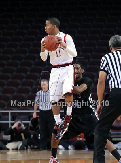Thumbnail 3 in Centennial vs. Serra (CIF SoCal D3 Final) photogallery.