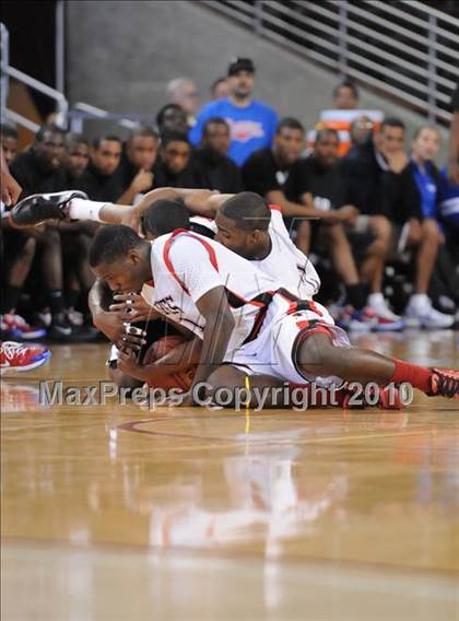 Thumbnail 1 in Centennial vs. Serra (CIF SoCal D3 Final) photogallery.