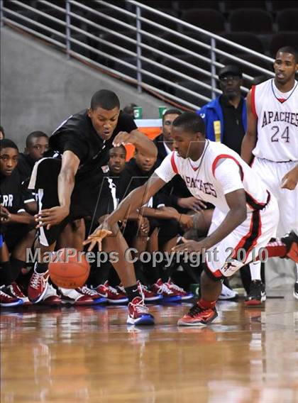 Thumbnail 1 in Centennial vs. Serra (CIF SoCal D3 Final) photogallery.