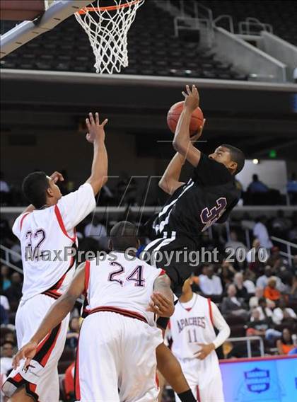 Thumbnail 3 in Centennial vs. Serra (CIF SoCal D3 Final) photogallery.