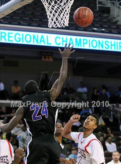 Thumbnail 2 in Centennial vs. Serra (CIF SoCal D3 Final) photogallery.