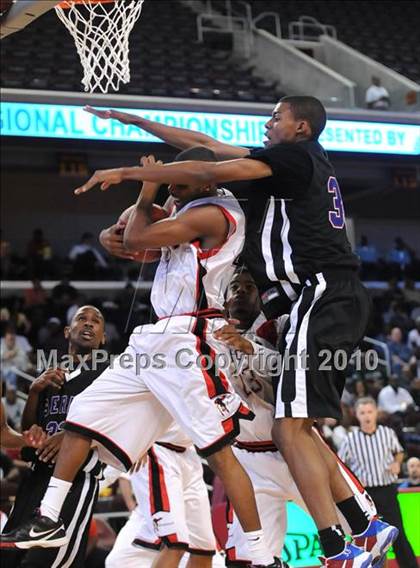Thumbnail 1 in Centennial vs. Serra (CIF SoCal D3 Final) photogallery.