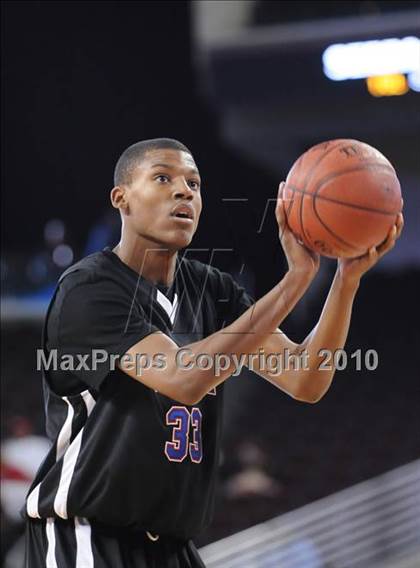 Thumbnail 3 in Centennial vs. Serra (CIF SoCal D3 Final) photogallery.