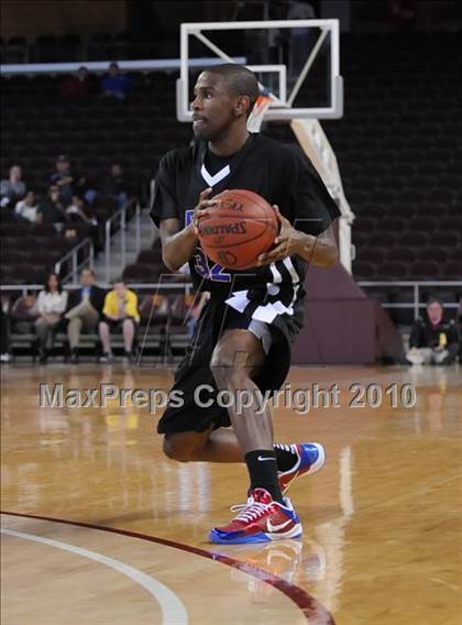 Thumbnail 3 in Centennial vs. Serra (CIF SoCal D3 Final) photogallery.