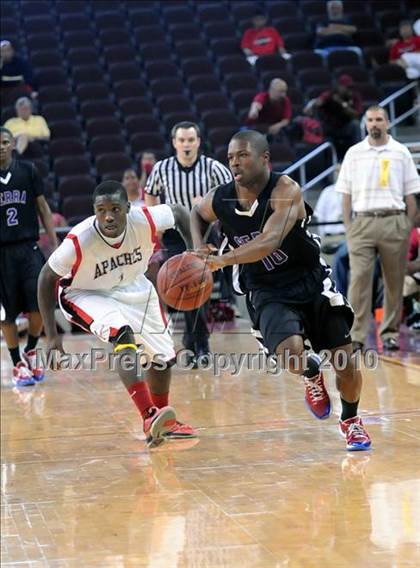 Thumbnail 2 in Centennial vs. Serra (CIF SoCal D3 Final) photogallery.