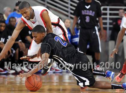 Thumbnail 2 in Centennial vs. Serra (CIF SoCal D3 Final) photogallery.