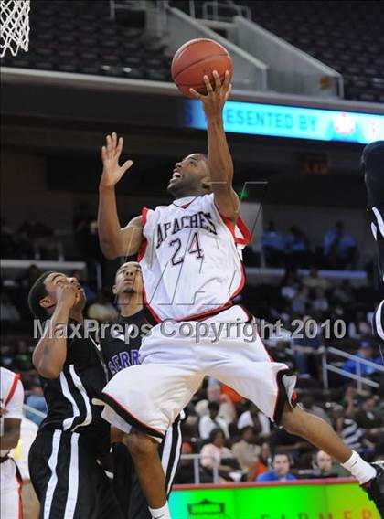 Thumbnail 2 in Centennial vs. Serra (CIF SoCal D3 Final) photogallery.