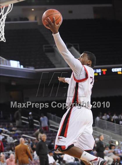 Thumbnail 3 in Centennial vs. Serra (CIF SoCal D3 Final) photogallery.
