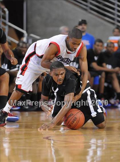 Thumbnail 2 in Centennial vs. Serra (CIF SoCal D3 Final) photogallery.