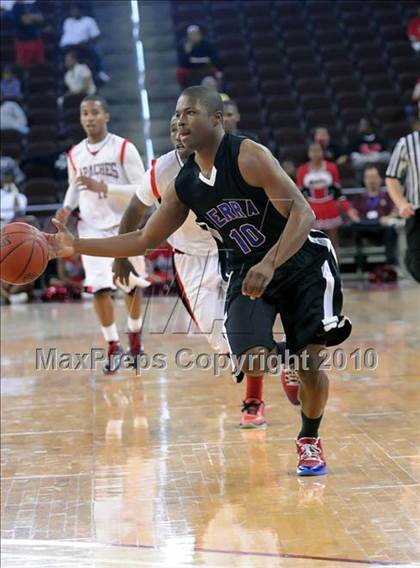 Thumbnail 3 in Centennial vs. Serra (CIF SoCal D3 Final) photogallery.