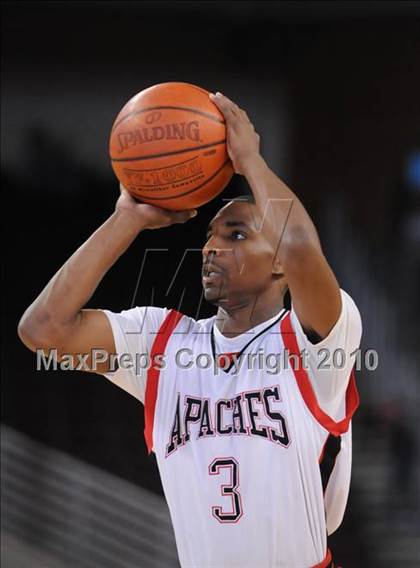 Thumbnail 1 in Centennial vs. Serra (CIF SoCal D3 Final) photogallery.