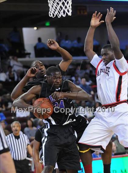Thumbnail 3 in Centennial vs. Serra (CIF SoCal D3 Final) photogallery.
