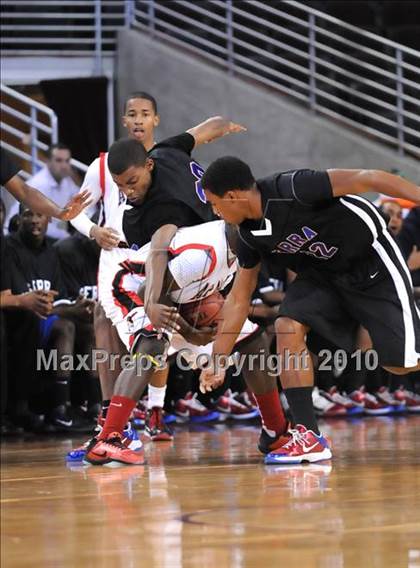 Thumbnail 2 in Centennial vs. Serra (CIF SoCal D3 Final) photogallery.