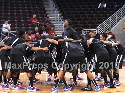 Thumbnail 1 in Centennial vs. Serra (CIF SoCal D3 Final) photogallery.