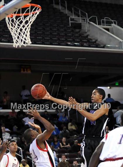 Thumbnail 3 in Centennial vs. Serra (CIF SoCal D3 Final) photogallery.