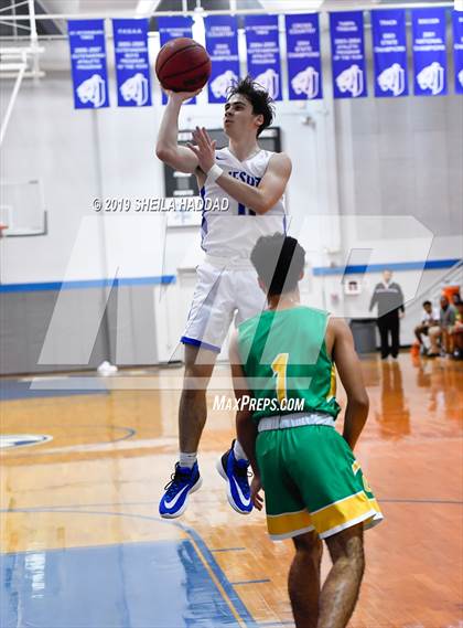 Thumbnail 3 in Chamberlain @ Jesuit photogallery.