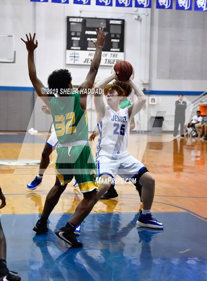 Thumbnail 3 in Chamberlain @ Jesuit photogallery.