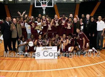 Thumbnail 3 in Mt. Vernon vs. Aquinas Institute (NYSPHSAA Class A Final) photogallery.
