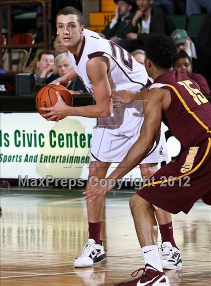 Thumbnail 2 in Mt. Vernon vs. Aquinas Institute (NYSPHSAA Class A Final) photogallery.