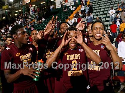 Thumbnail 1 in Mt. Vernon vs. Aquinas Institute (NYSPHSAA Class A Final) photogallery.
