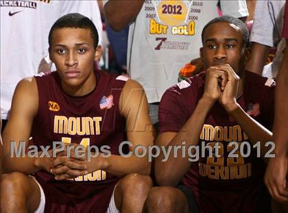Thumbnail 2 in Mt. Vernon vs. Aquinas Institute (NYSPHSAA Class A Final) photogallery.