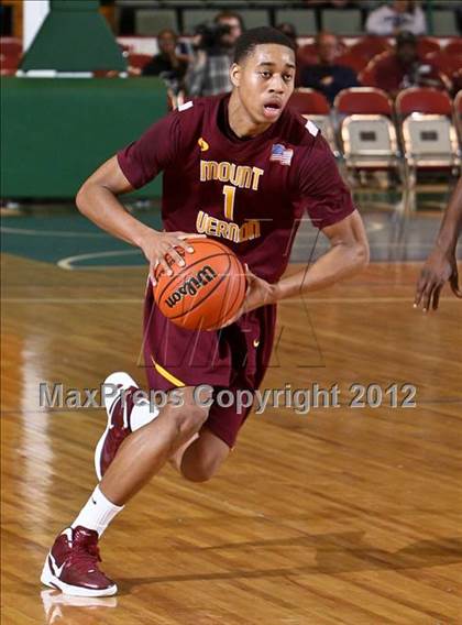 Thumbnail 1 in Mt. Vernon vs. Aquinas Institute (NYSPHSAA Class A Final) photogallery.