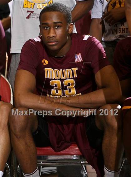 Thumbnail 1 in Mt. Vernon vs. Aquinas Institute (NYSPHSAA Class A Final) photogallery.
