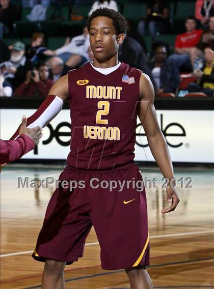 Thumbnail 1 in Mt. Vernon vs. Aquinas Institute (NYSPHSAA Class A Final) photogallery.