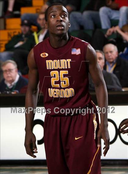 Thumbnail 1 in Mt. Vernon vs. Aquinas Institute (NYSPHSAA Class A Final) photogallery.