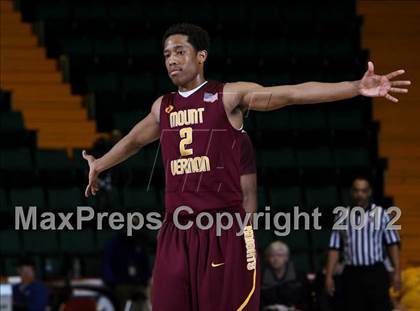 Thumbnail 3 in Mt. Vernon vs. Aquinas Institute (NYSPHSAA Class A Final) photogallery.