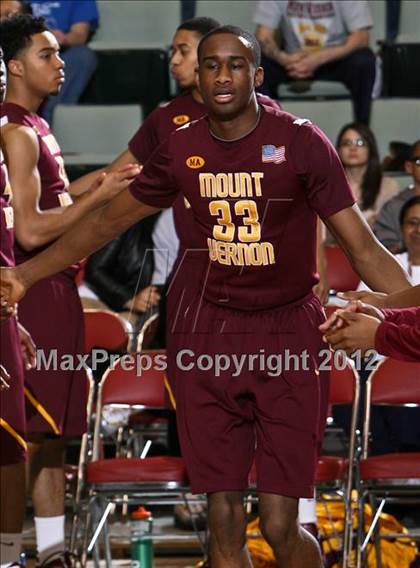 Thumbnail 1 in Mt. Vernon vs. Aquinas Institute (NYSPHSAA Class A Final) photogallery.