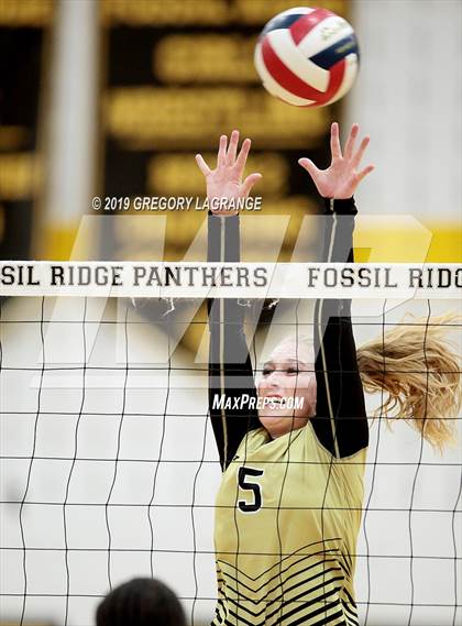 Thumbnail 2 in Abilene vs Fossil Ridge photogallery.