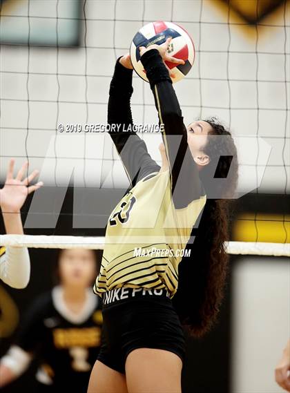 Thumbnail 2 in Abilene vs Fossil Ridge photogallery.