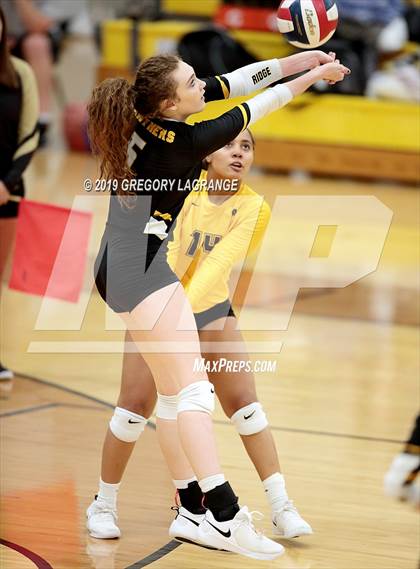 Thumbnail 2 in Abilene vs Fossil Ridge photogallery.
