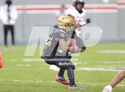 Thumbnail 1 in Shelby vs. Wallace-Rose Hill (NCHSAA 2A State Championship) photogallery.