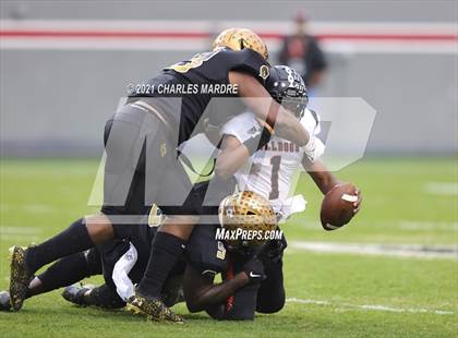 Thumbnail 3 in Shelby vs. Wallace-Rose Hill (NCHSAA 2A State Championship) photogallery.