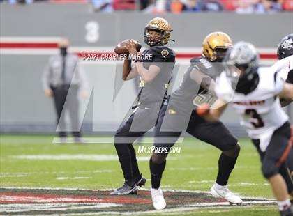 Thumbnail 1 in Shelby vs. Wallace-Rose Hill (NCHSAA 2A State Championship) photogallery.