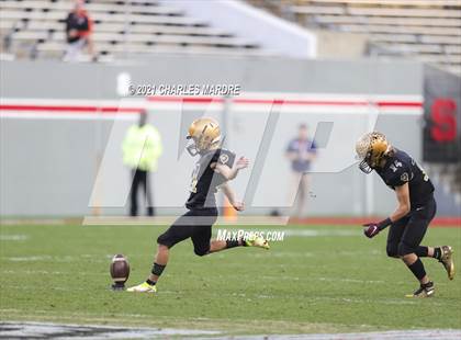 Thumbnail 1 in Shelby vs. Wallace-Rose Hill (NCHSAA 2A State Championship) photogallery.