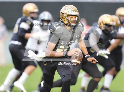 Thumbnail 2 in Shelby vs. Wallace-Rose Hill (NCHSAA 2A State Championship) photogallery.