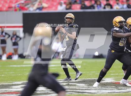 Thumbnail 1 in Shelby vs. Wallace-Rose Hill (NCHSAA 2A State Championship) photogallery.
