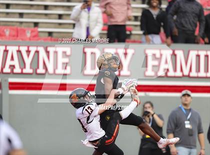 Thumbnail 3 in Shelby vs. Wallace-Rose Hill (NCHSAA 2A State Championship) photogallery.