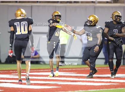 Thumbnail 1 in Shelby vs. Wallace-Rose Hill (NCHSAA 2A State Championship) photogallery.