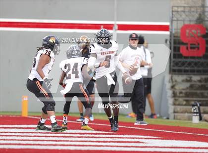 Thumbnail 3 in Shelby vs. Wallace-Rose Hill (NCHSAA 2A State Championship) photogallery.