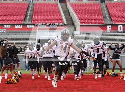 Thumbnail 3 in Shelby vs. Wallace-Rose Hill (NCHSAA 2A State Championship) photogallery.