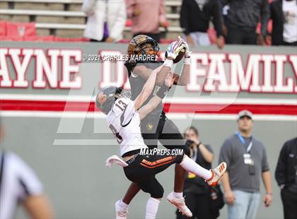 Thumbnail 1 in Shelby vs. Wallace-Rose Hill (NCHSAA 2A State Championship) photogallery.