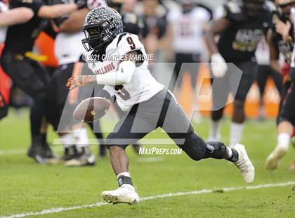 Thumbnail 1 in Shelby vs. Wallace-Rose Hill (NCHSAA 2A State Championship) photogallery.