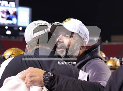Thumbnail 3 in Shelby vs. Wallace-Rose Hill (NCHSAA 2A State Championship) photogallery.
